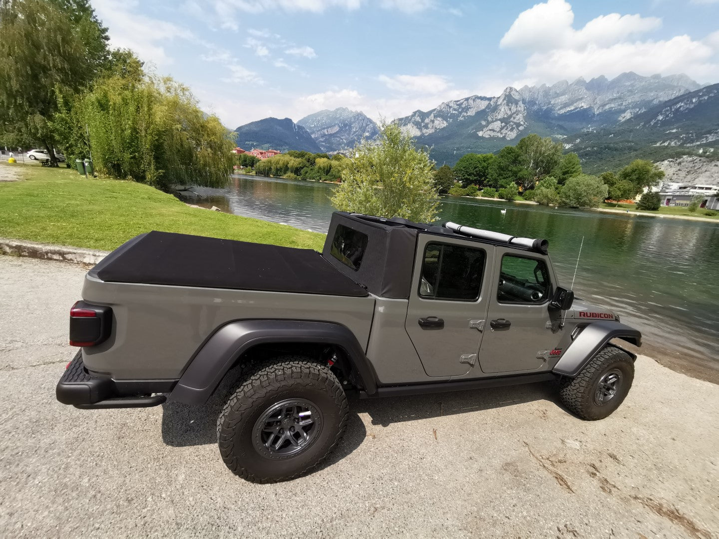 How To Install Soft Top On Jeep Gladiator: Step-by-Step Guide